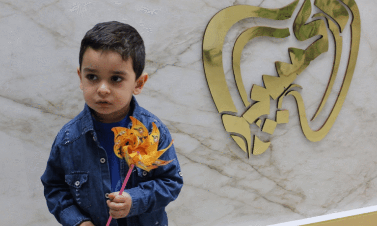 کودک در محیط کلینیک دندانپزشکی پیش از اولین مراجعه