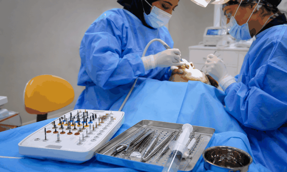 جراحی دندان عقل در محیط کلینیک دندانپزشکی